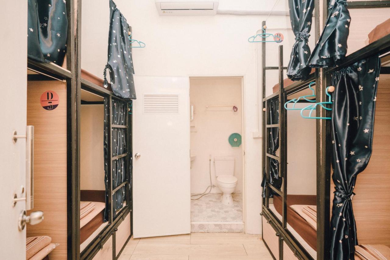 Liberta Hostel Бангкок Екстер'єр фото