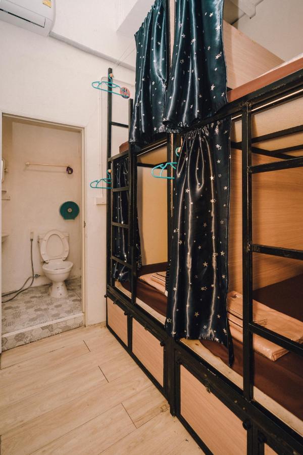 Liberta Hostel Бангкок Екстер'єр фото