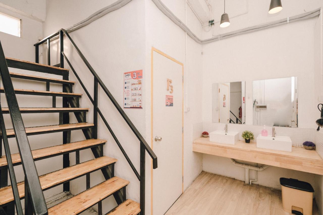 Liberta Hostel Бангкок Екстер'єр фото