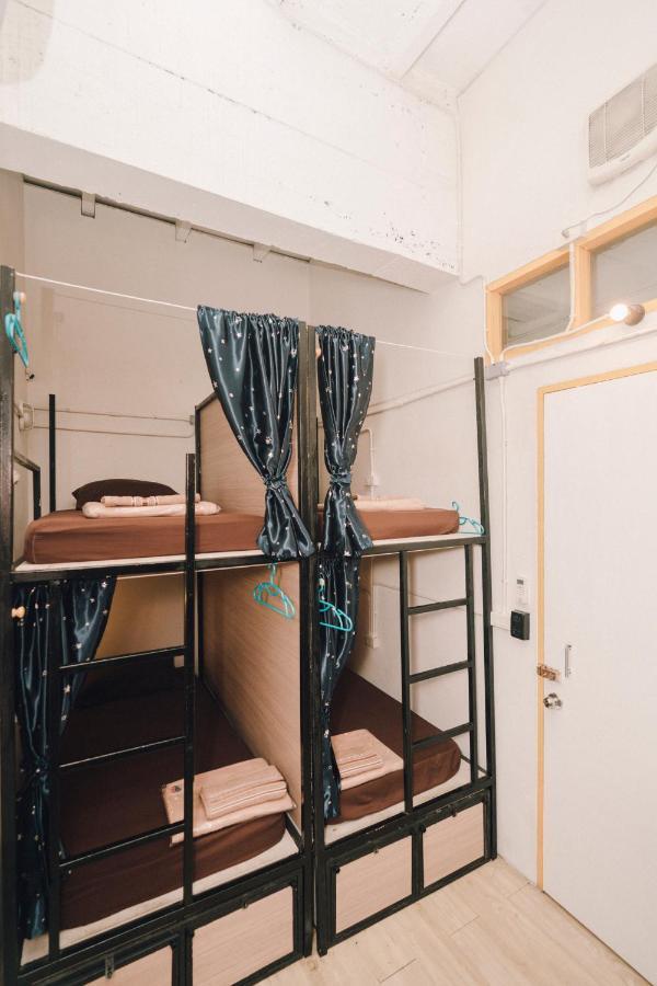 Liberta Hostel Бангкок Екстер'єр фото