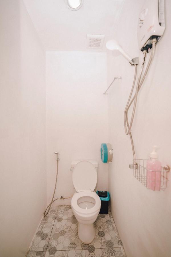 Liberta Hostel Бангкок Екстер'єр фото